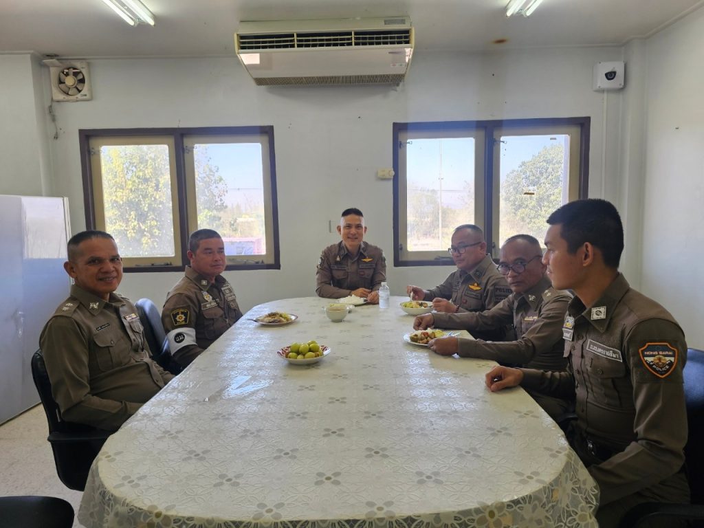 ผกก.สภ.หนองสาหร่ายดําเนินการจัดตั้งโครงการอาหารกลาวงวันแก่ข้าราชการตํารวจสภ.หนองสาหร่าย